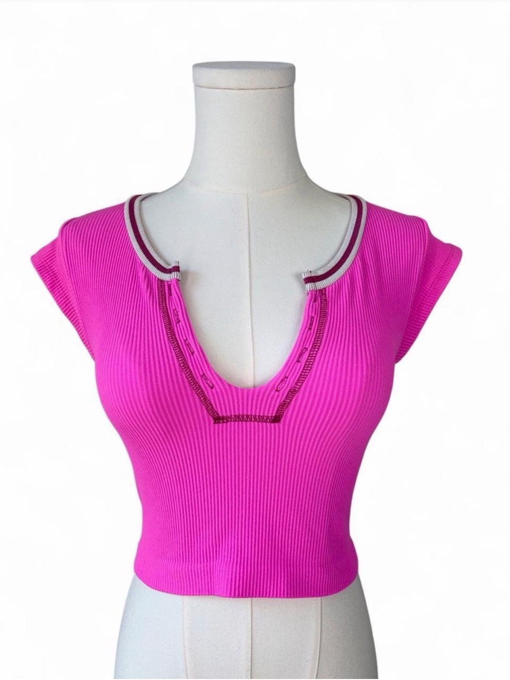 Out From Under Urban Outfitters Bright Pink Go For Gold Seamless Crop Top Sz M/L